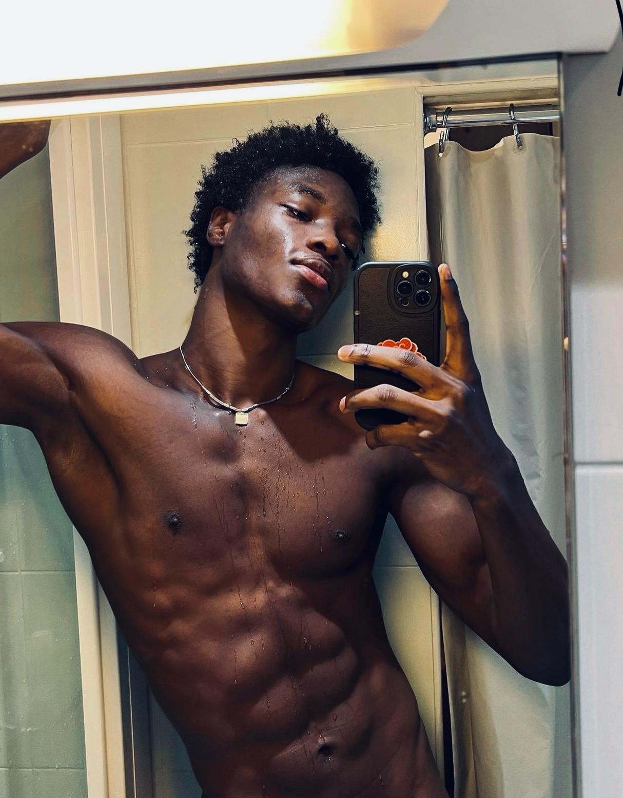 Kolya - Montaubion-Chardonney - Vaud | Rencontre Mature